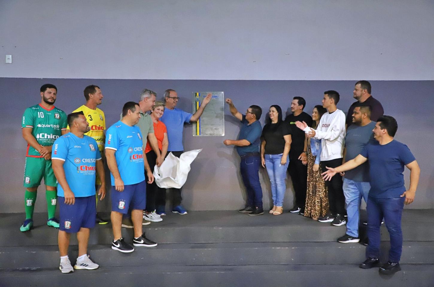 ADMINISTRAÇÃO MUNICIPAL DE ITAIPULÂNDIA INAUGURA OFICIALMENTE SISTEMA DE ILUMINAÇÃO E IRRIGAÇÃO NO CAMPO DO CARAMURU