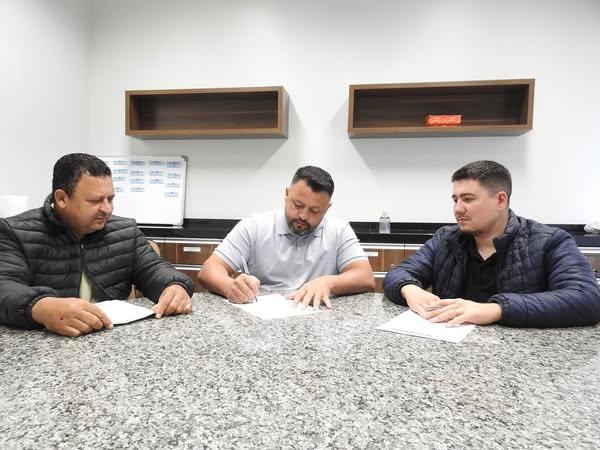 CÂMARA DE ITAIPULÂNDIA - COMISSÃO DE JUSTIÇA E REDAÇÃO DÁ PARECER FAVORÁVEL AOS PROJETOS DAS PLACAS SOLARES E BRINQUEDOS PEDAGÓGICOS