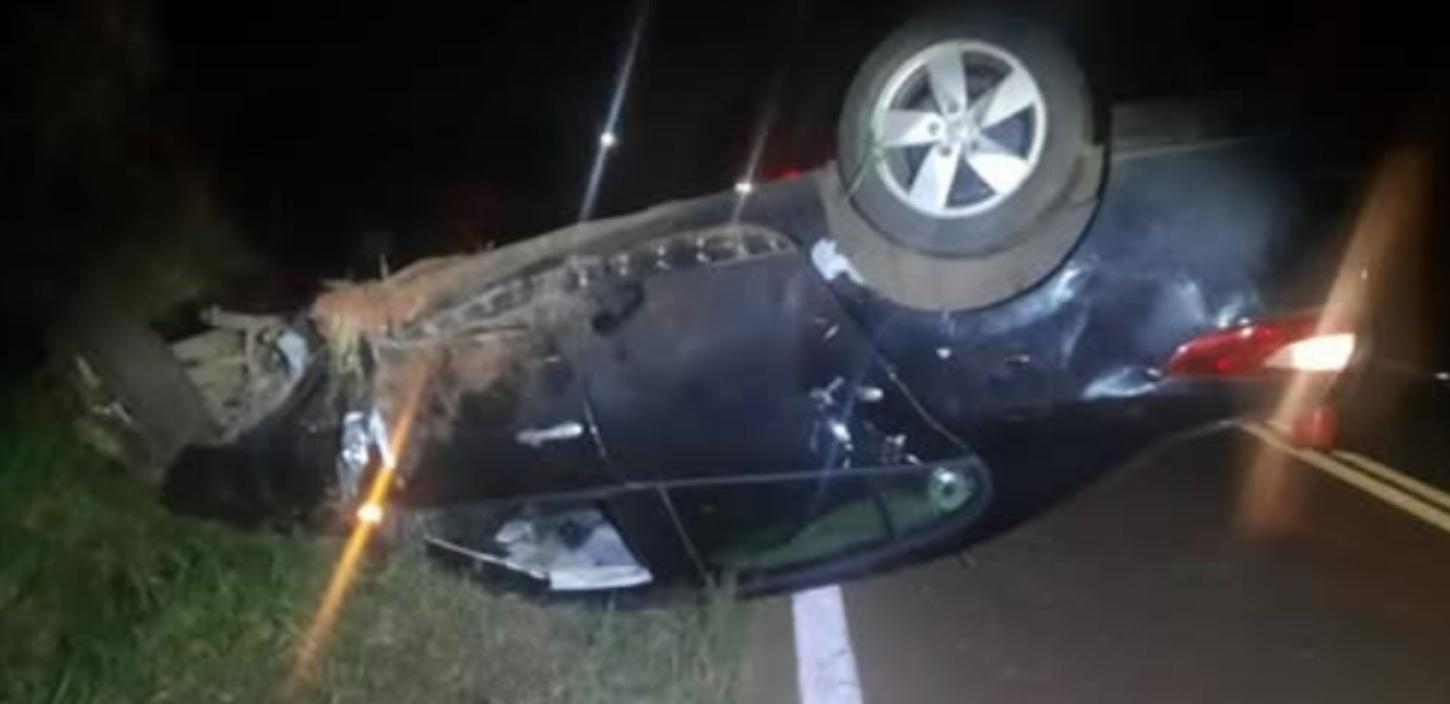 CAPOTAMENTO EM SANTA TEREZA DO OESTE DEIXA MULHER FERIDA