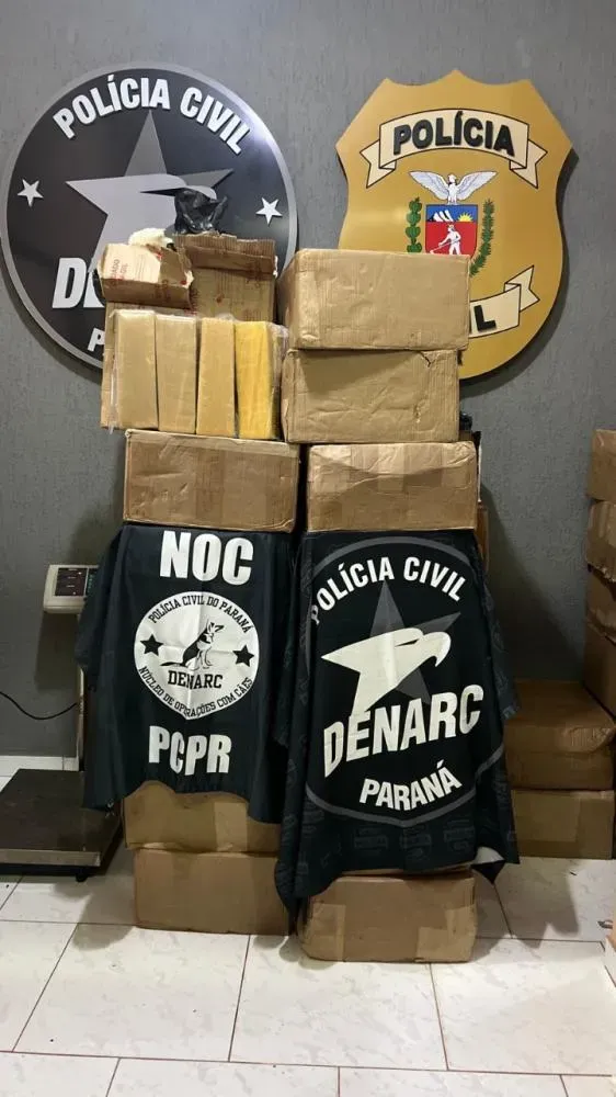 DENARC APREENDE EM SÃO MIGUEL DO IGUAÇU 807 QUILOS DE MACONHA EM CARRETA DURANTE OPERAÇÃO