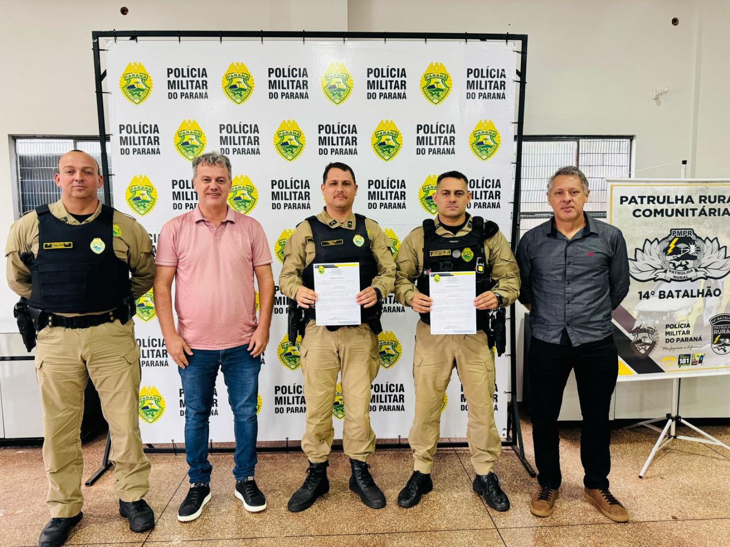 POLICIAIS MILITARES DE ITAIPULÂNDIA SÃO HOMENAGEADOS POR EXCELÊNCIA NO SERVIÇO À SEGURANÇA PÚBLICA