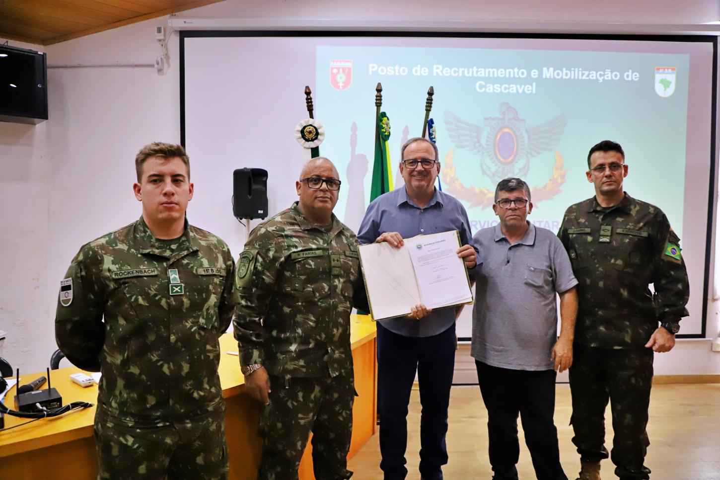 PREFEITO LINDOLFO RUI É EMPOSSADO COMO PRESIDENTE DA JUNTA DE SERVIÇO MILITAR DE ITAIPULÂNDIA