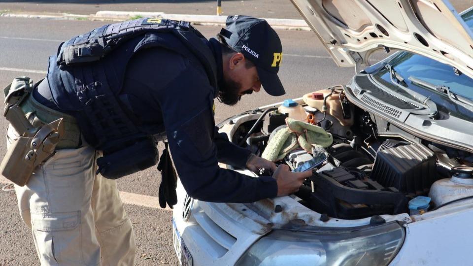 PRF APREENDE CARRO CLONADO COM SINAIS DE ADULTERAÇÃO EM SANTA TEREZINHA DE ITAIPU