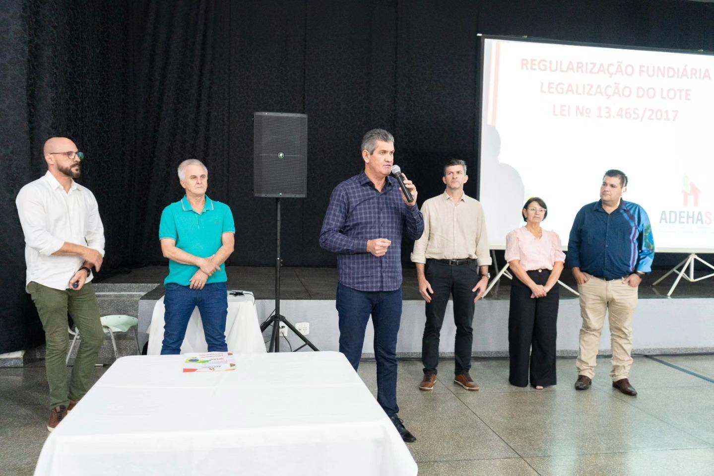 SANTA TEREZINHA CONFIRMA INÍCIO DE REGULARIZAÇÃO FUNDIÁRIA NA REGIÃO DOS CONJUNTOS