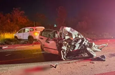 TRAGÉDIA! GRAVE ACIDENTE NA BR-487 DEIXA QUATRO MORTOS E DUAS PESSOAS FERIDAS