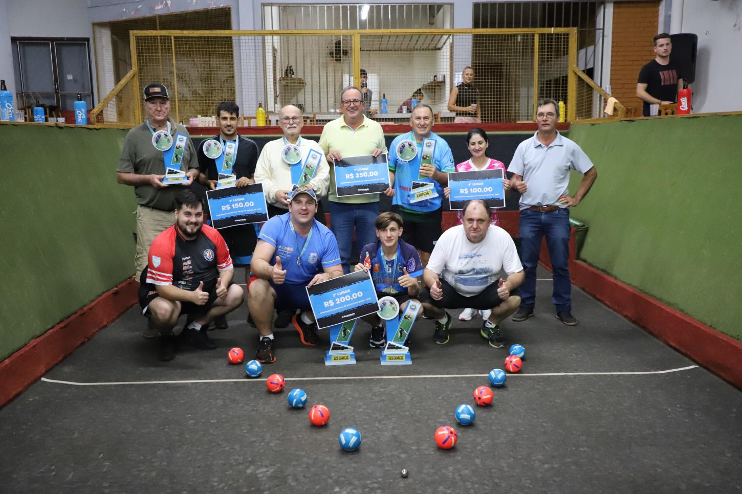 ALDINO E LUCIO LARSSEN VENCEM O CAMPEONATO MUNICIPAL DE BOCHA EM DUPLAS EM ITAIPULÂNDIA