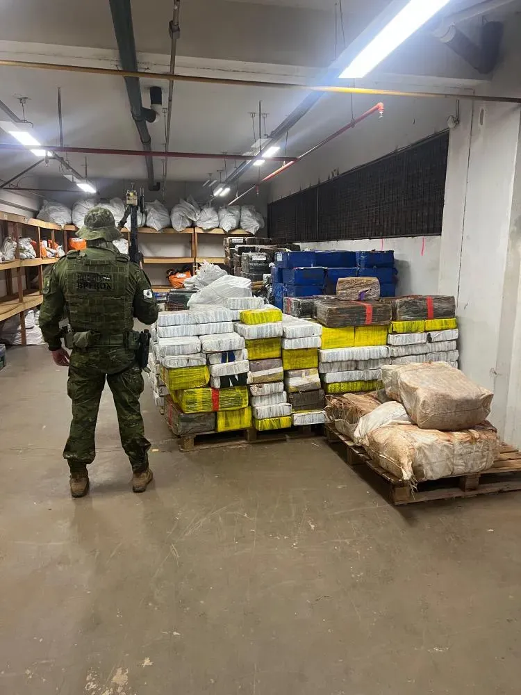 BPFRON APREENDE MAIS DE 1,7 TONELADA DE MACONHA EM SANTA HELENA