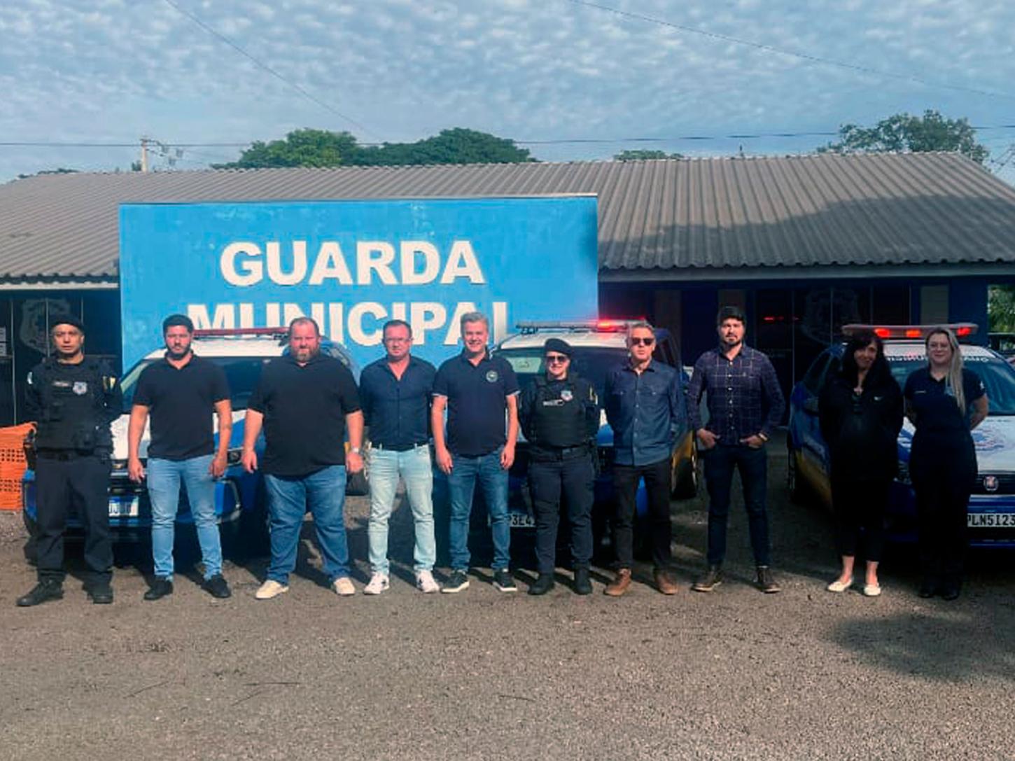 GM DE SÃO MIGUEL RECEBE AUTORIDADES DE ITAIPULÂNDIA