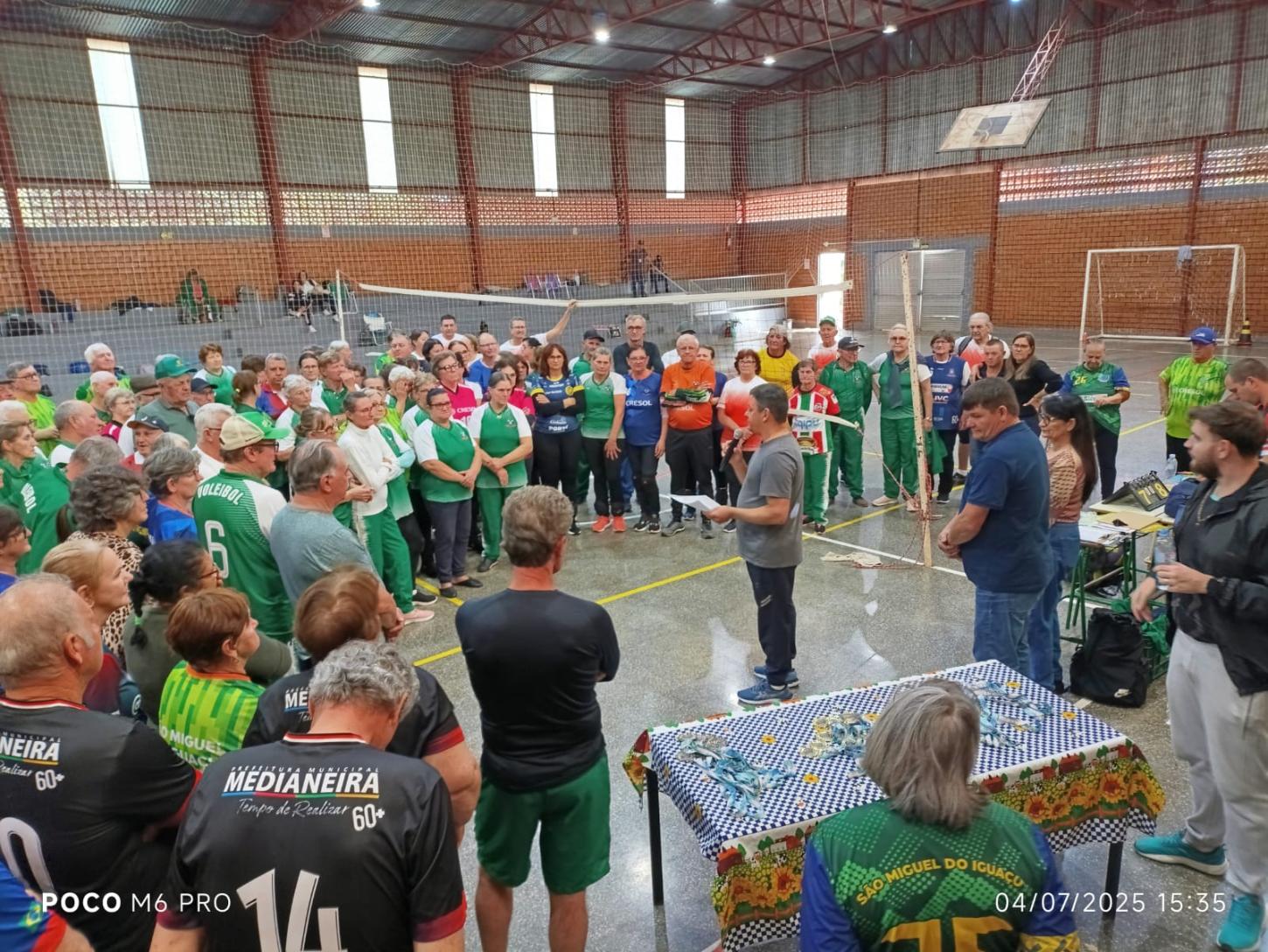 ATLETAS DE TODA A REGIÃO PARTICIPARAM DO TORNEIO DE VÔLEI CÂMBIO NO PORTÃO OCOÍ EM MISSAL