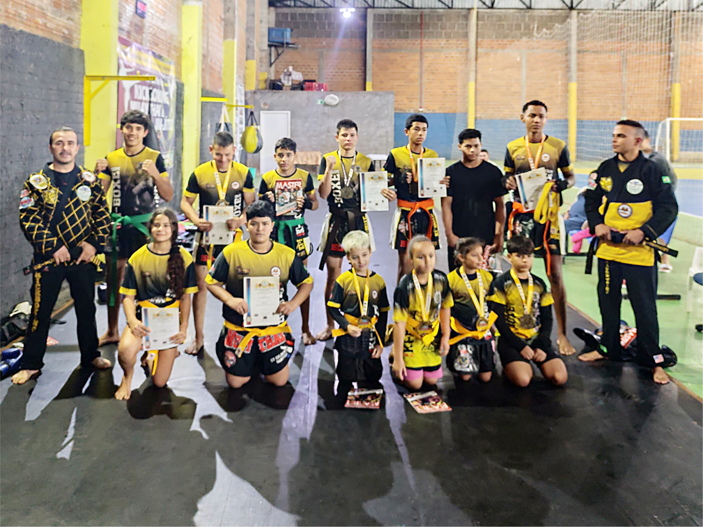 ESCOLINHA DE KICKBOXING DE SÃO MIGUEL REALIZA GRADUAÇÃO DE 25 ALUNOS INICIANTES NA MODALIDADE