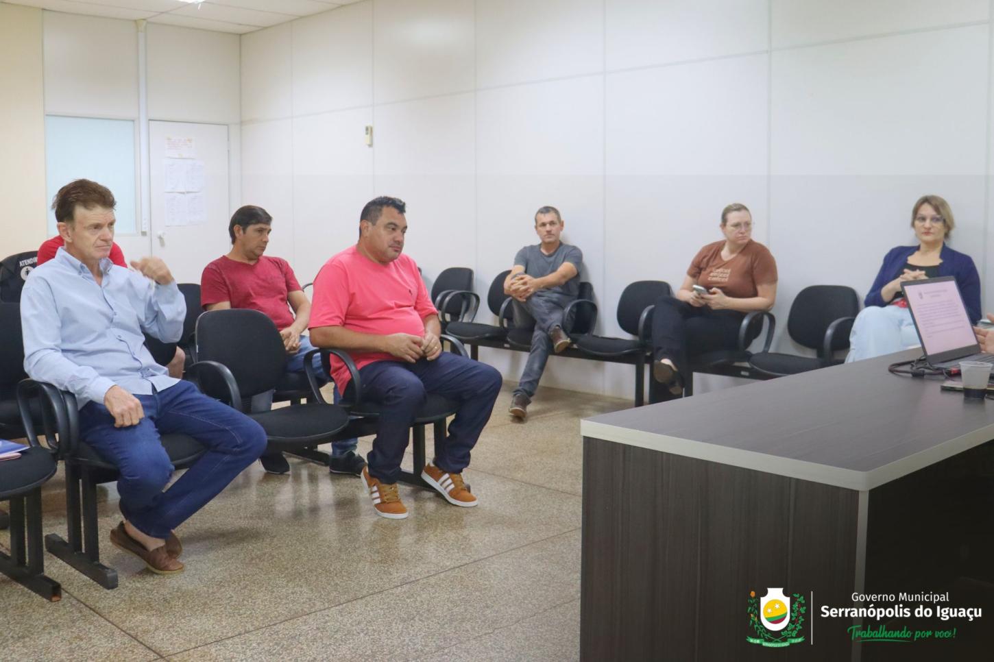 GOVERNO DE SERRANÓPOLIS DO IGUAÇU CREDENCIA MEIS LOCAIS PARA CORTE DE GRAMA DO MUNICÍPIO