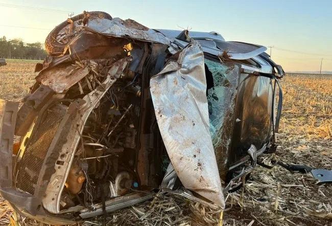 MOTORISTA MORRE APÓS CAPOTAMENTO DE VEÍCULO ENTRE SANTA HELENA E ENTRE RIOS DO OESTE