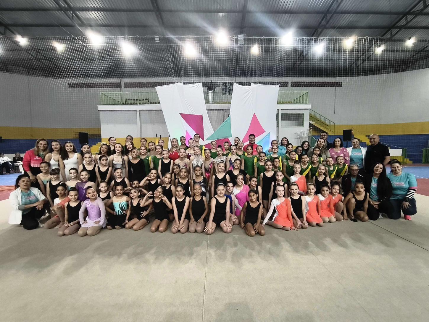 FESTIVAL REINO DE LUZ E COPA REGIONAL DO IGUAÇU DESTACAM CRESCIMENTO DA GINÁSTICA RÍTMICA NO MUNICÍPIO DE SÃO MIGUEL DO IGUAÇU