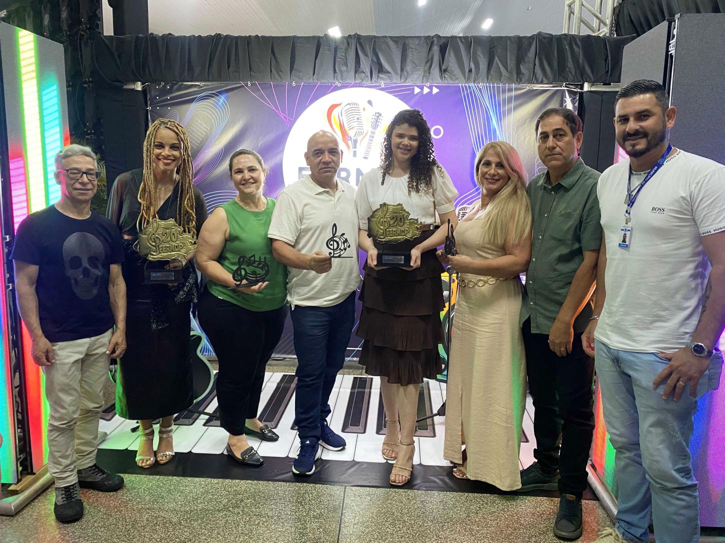 REPRESENTANTE DE SÃO MIGUEL DO IGUAÇU CONQUISTA 2º LUGAR NA CATEGORIA GOSPEL DO FERMOP