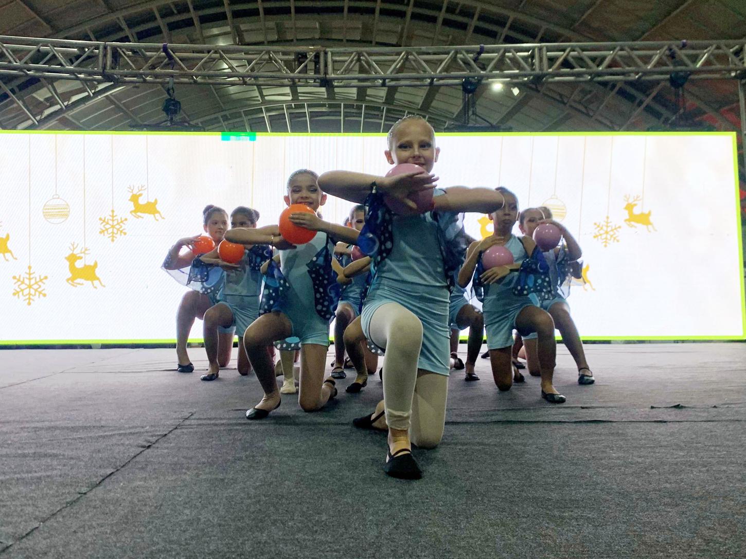 GINÁSTICA RÍTMICA E BALÉ BRILHAM NO NATAL DESPERTANDO SONHOS 2025 EM ILUMINANDO SÃO MIGUEL DO IGUAÇU