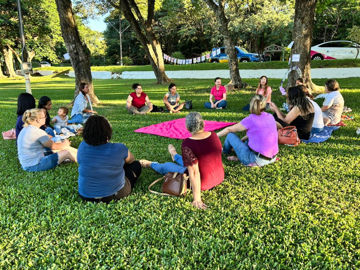 MULHERES ATENDIDAS PELO CAM PARTICIPAM DE EVENTO EM ALUSÃO AO JANEIRO BRANCO EM SÃO MIGUEL