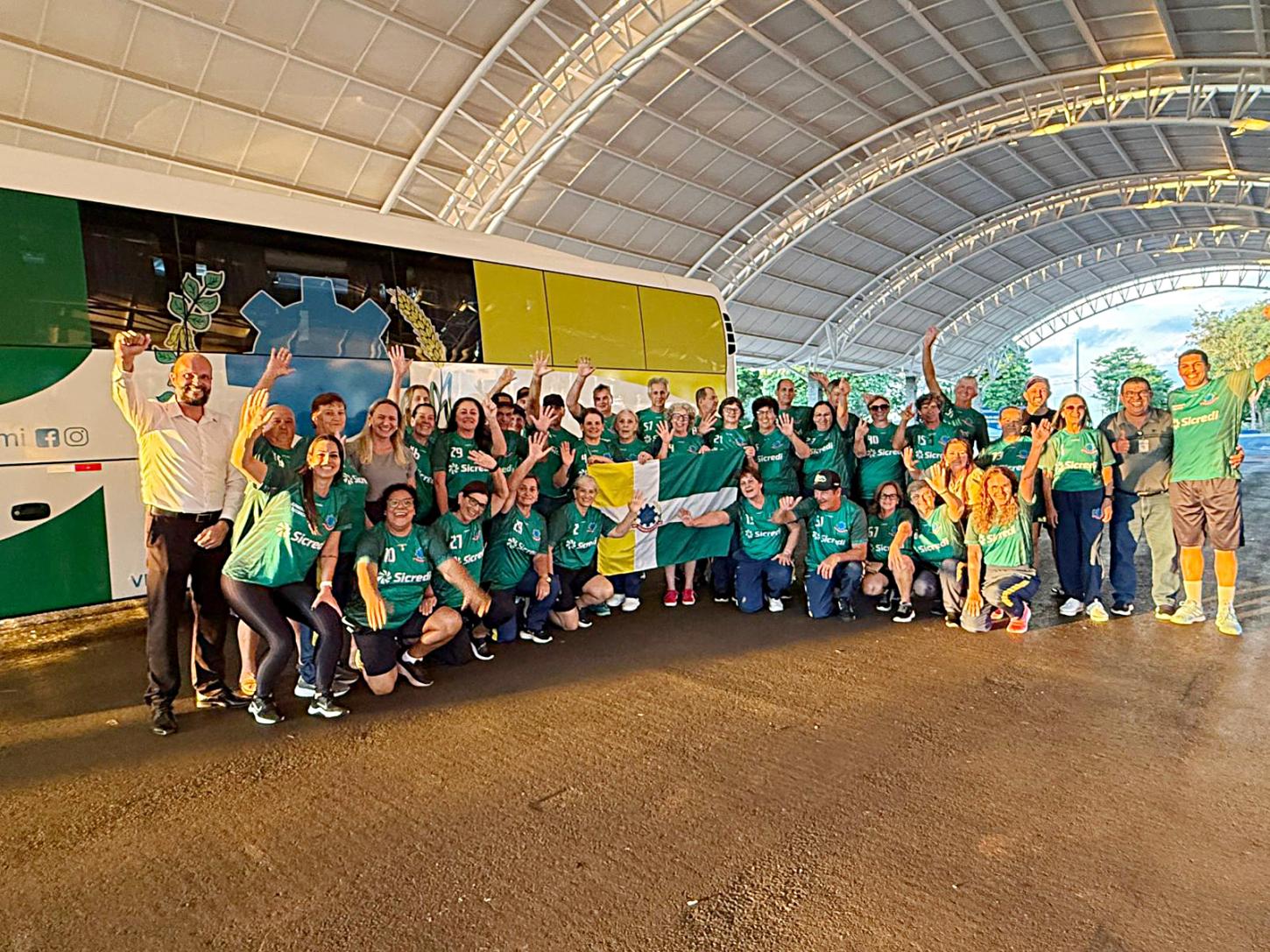 EQUIPE DE SÃO MIGUEL DO IGUAÇU EMBARCA PARA OS JOGOS DA INTEGRAÇÃO DO IDOSO (JIIDOS)