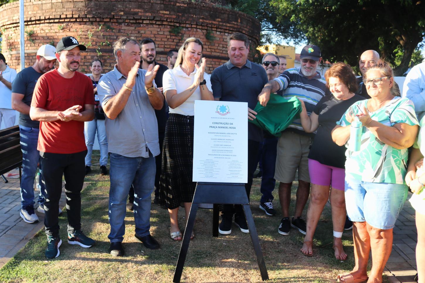 GOVERNO MUNICIPAL DE SÃO MIGUEL INAUGURA PRAÇA MANOEL ROSA NO BAIRRO SANTA CATARINA