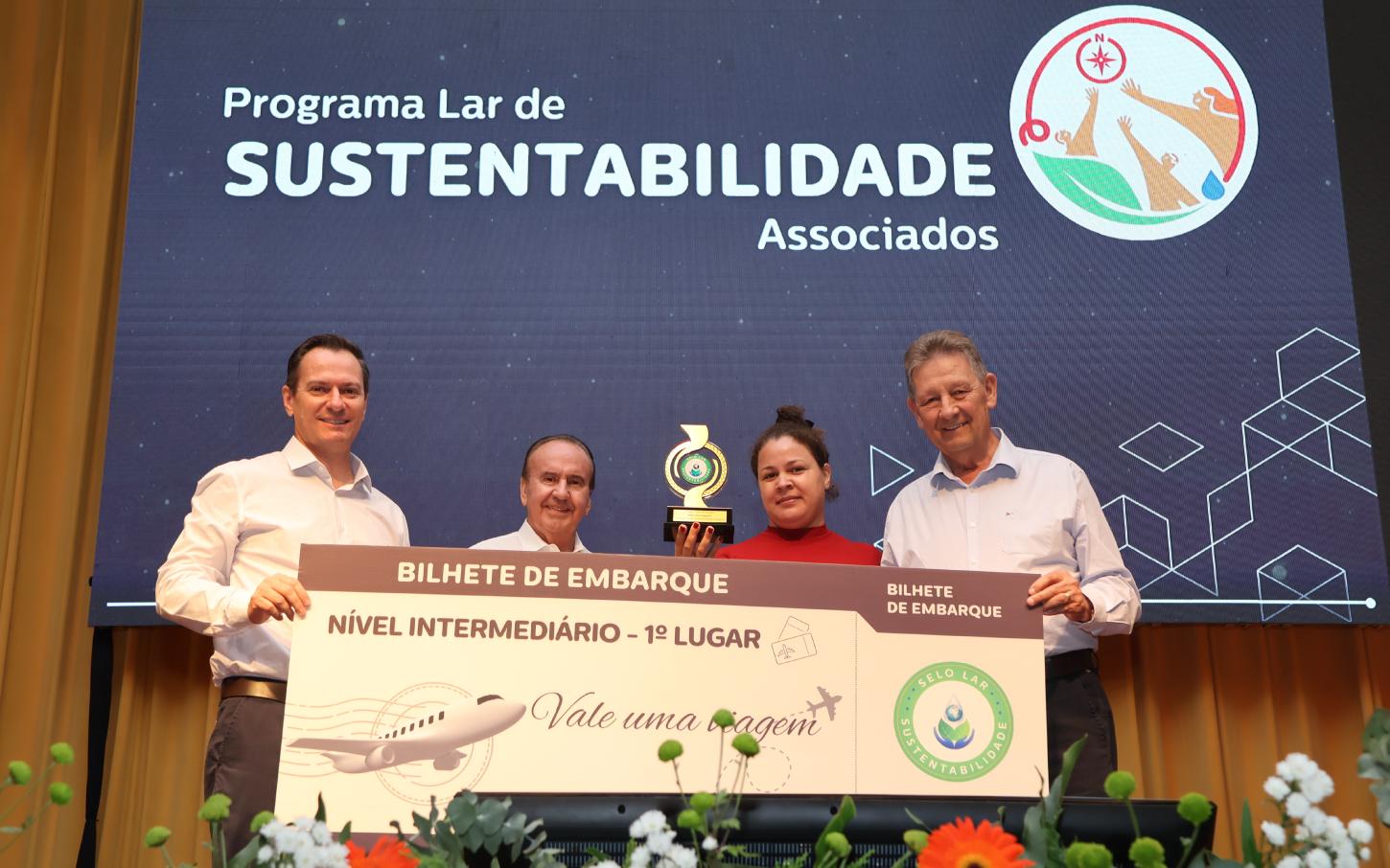 LAR COOPERATIVA PREMIA ASSOCIADOS E CELEBRA RECORDES DA 4ª EDIÇÃO DO PROGRAMA LAR DE SUSTENTABILIDADE