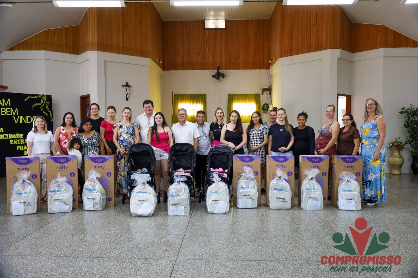 MISSAL ENTREGA KITS DO PROGRAMA NASCER BEM PARANÁ PARA 27 GESTANTES