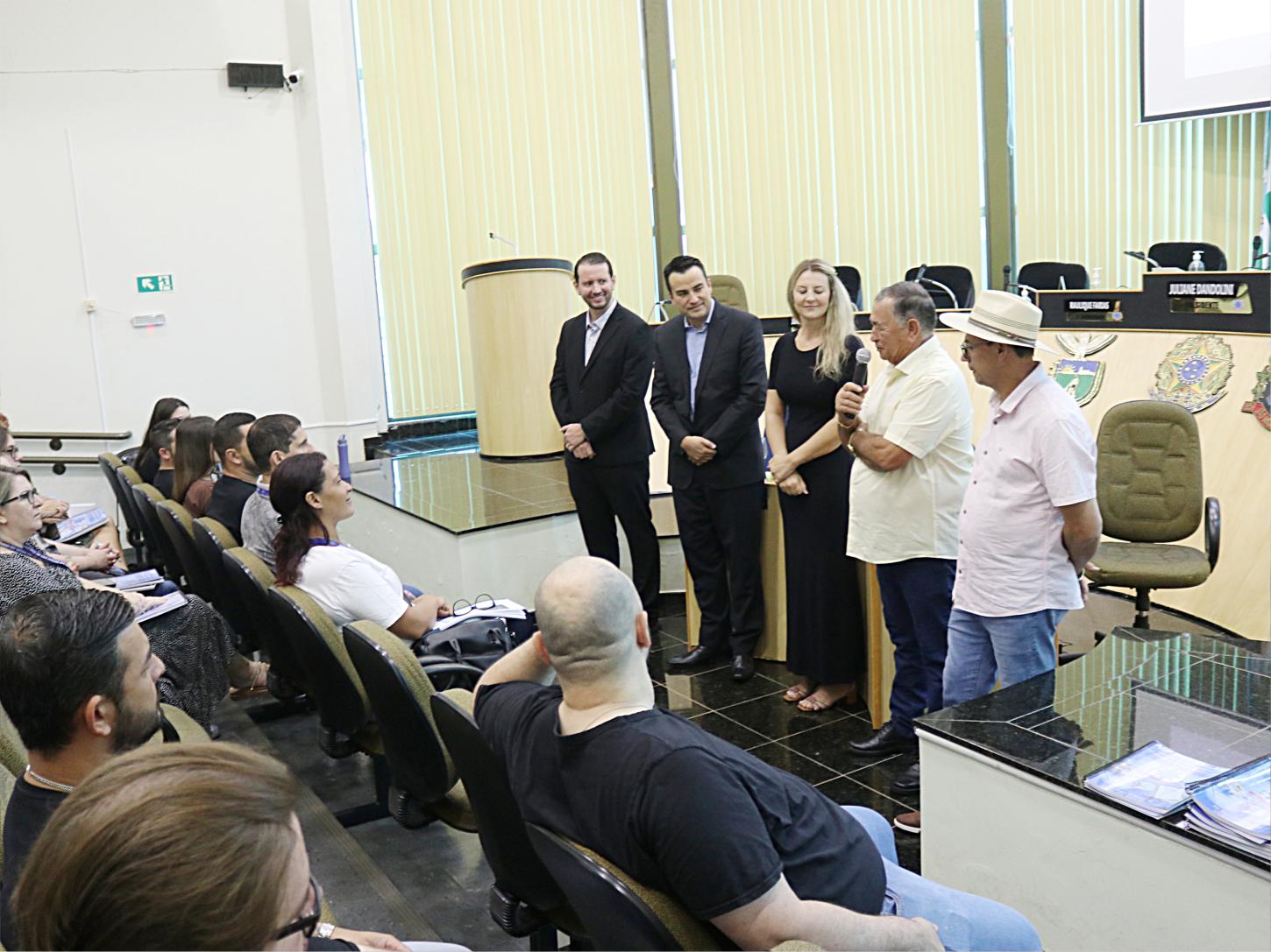 SERVIDORES DO EXECUTIVO E LEGISLATIVO DE SÃO MIGUEL PARTICIPAM DE CURSO SOBRE GESTÃO E FISCALIZAÇÃO DE CONTRATOS ADMINISTRATIVOS