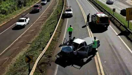 ACIDENTE NA BR-277 EM CASCAVEL DEIXA DOIS FERIDOS E INTERDITA PISTA