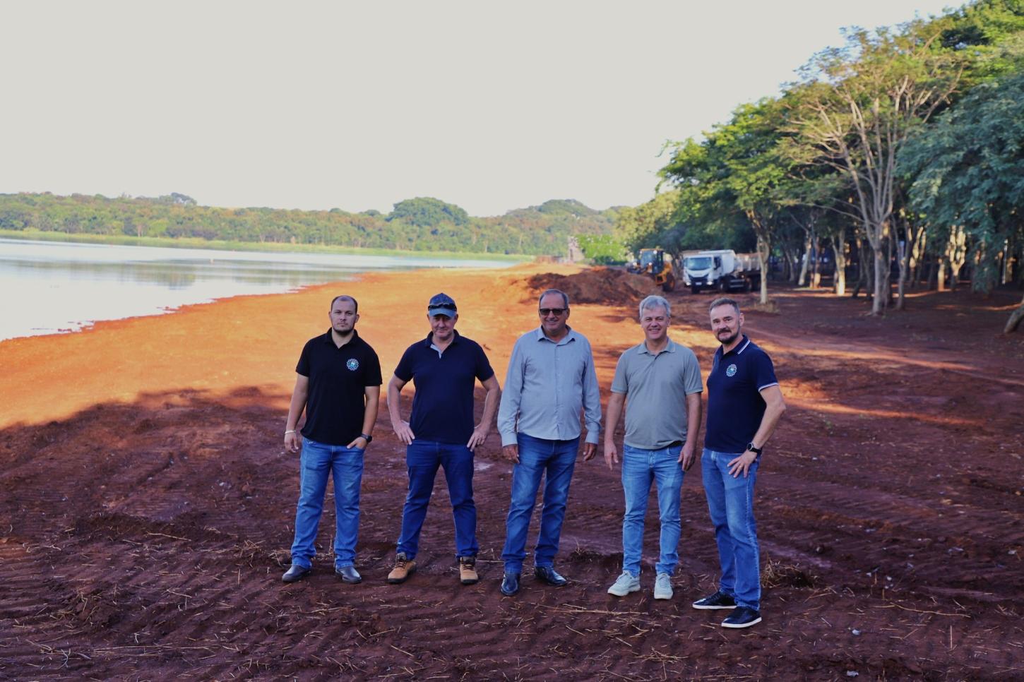 ADMINISTRAÇÃO REALIZA LIMPEZA NO BALNEÁRIO JACUTINGA PARA IMPULSIONAR TURISMO E LAZER