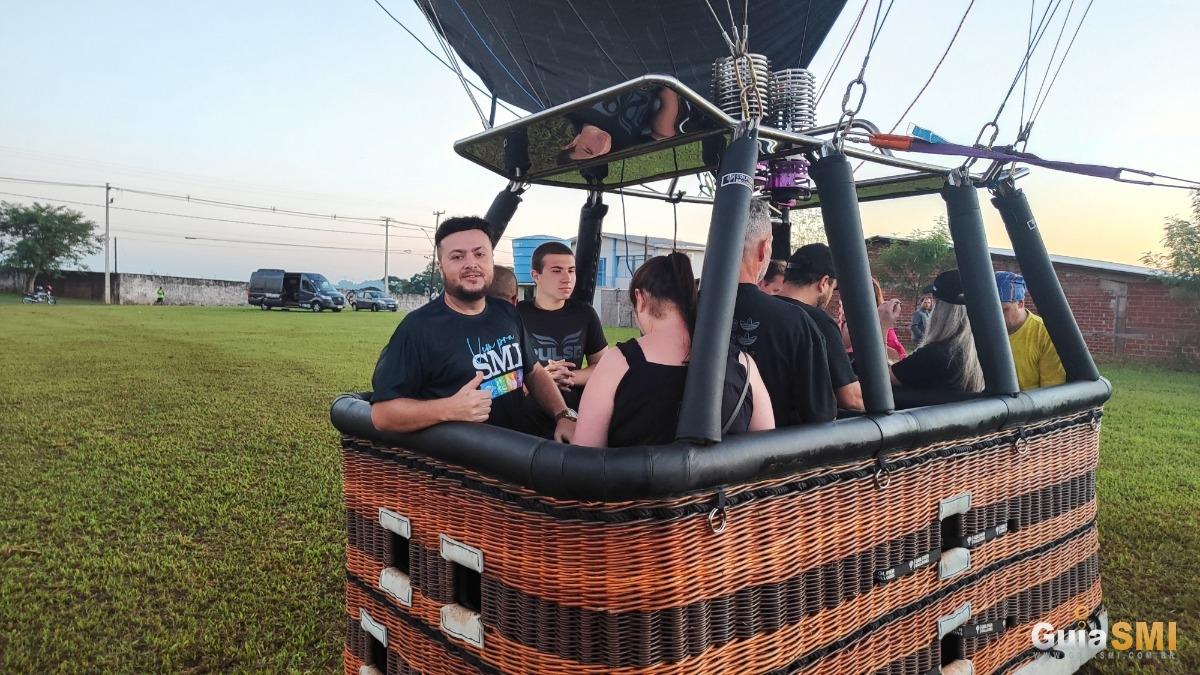 BALÃO DE AR QUENTE ENCANTA MORADORES E PROPORCIONA ESPETÁCULO AO AMANHECER EM SÃO MIGUEL DO IGUAÇU