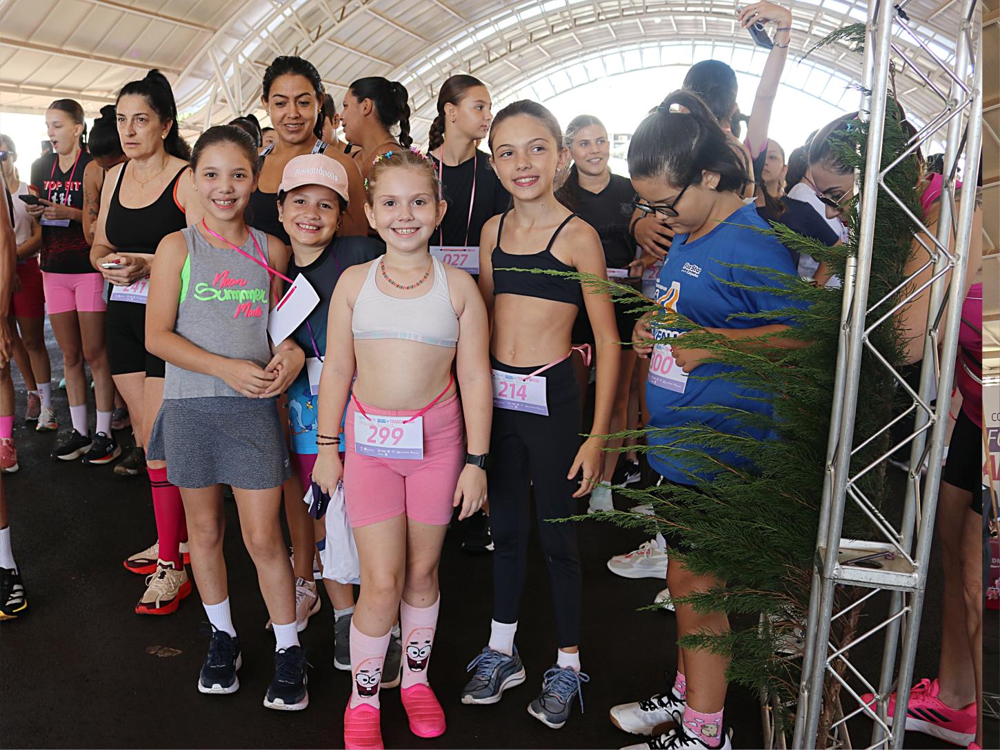 CORRIDA DA MULHER REÚNE GRANDE PÚBLICO E ENCERRA PROGRAMAÇÃO DO MÊS DEDICADO ÀS MULHERES EM SÃO MIGUEL DO IGUAÇU