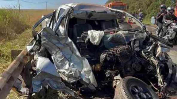 GRAVE ACIDENTE NA BR-369 EM CASCAVEL ENVOLVENDO QUATRO VEÍCULOS DEIXA FERIDOS E CAUSA CONGESTIONAMENTO