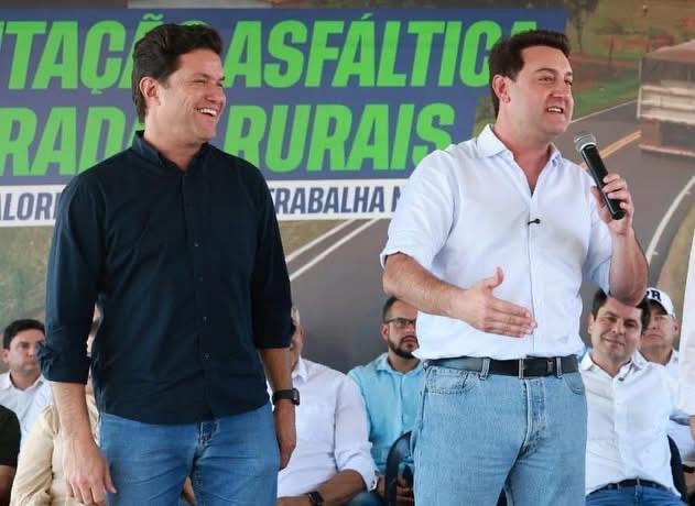 GUTO SILVA ENTREGA PASTA DAS CIDADES COM INVESTIMENTO ATIVO RECORDE DE R$ 8 BILHÕES NO PARANÁ