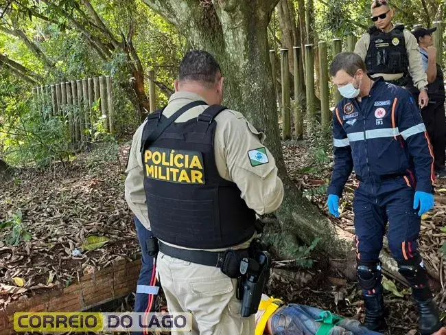 HOMEM É ENCONTRADO DESACORDADO E FERIDO EM ÁREA DE MATA PRÓXIMA A BALNEÁRIO EM SANTA HELENA