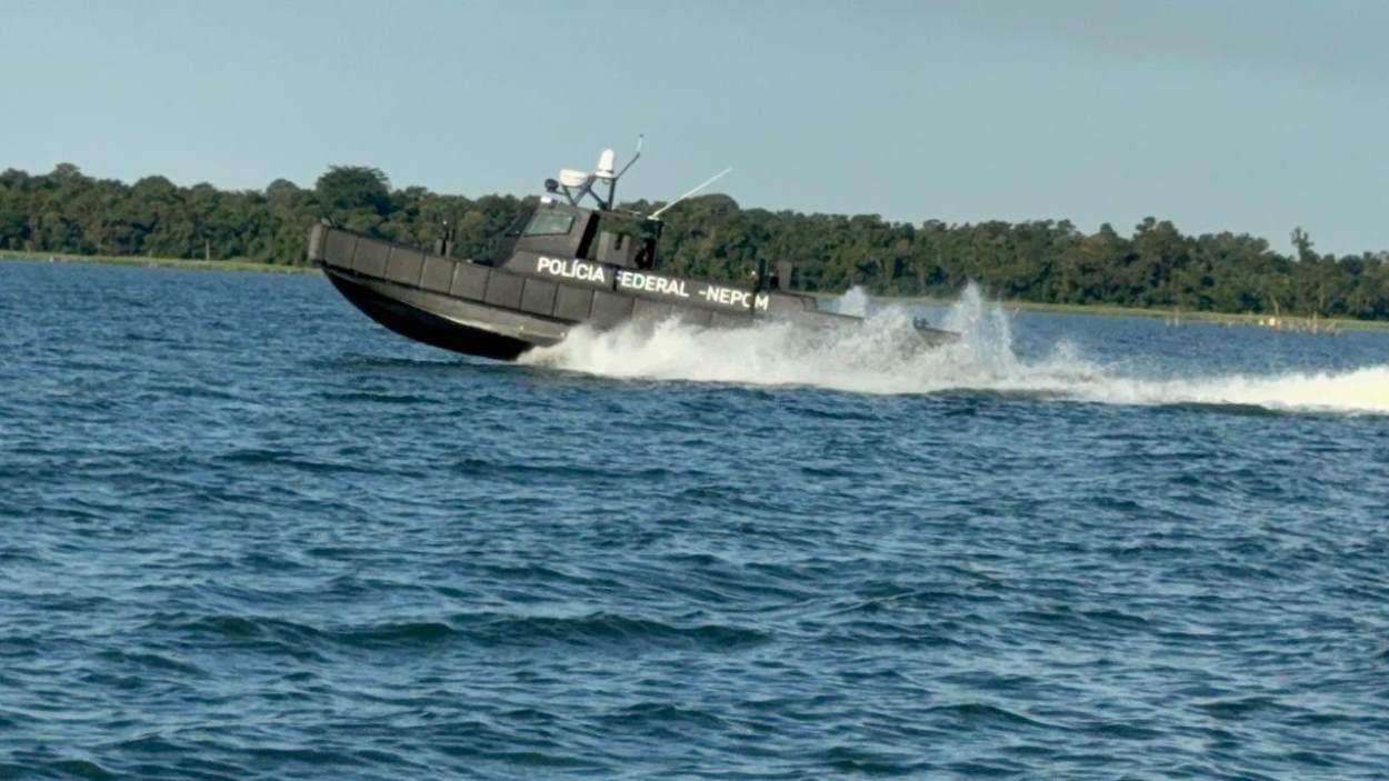 POLÍCIA FEDERAL RECEBE LANCHA BLINDADA PARA REFORÇAR AÇÕES NA FRONTEIRA EM FOZ DO IGUAÇU