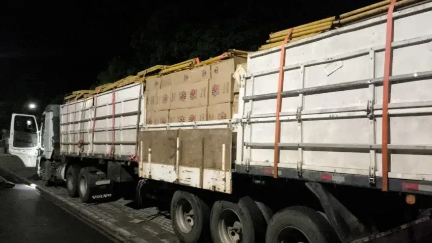 ROTAM APREENDE CARGA DE CIGARROS CONTRABANDEADOS DURANTE OPERAÇÃO EM PATO BRANCO
