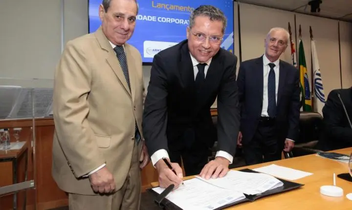 ABNT LANÇA UNIABNT EM PARCERIA COM A UDC