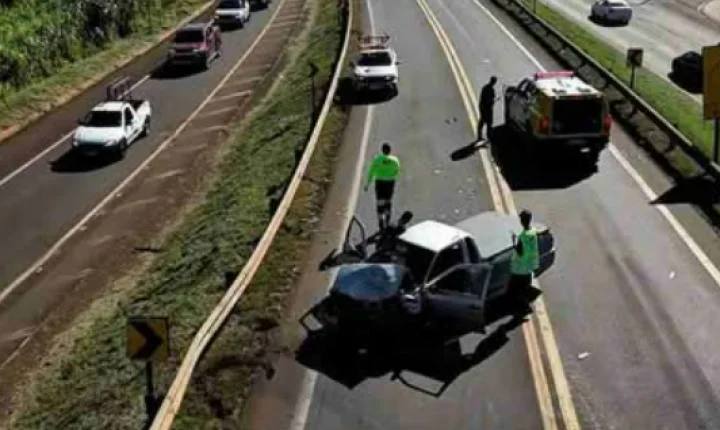 ACIDENTE NA BR-277 EM CASCAVEL DEIXA DOIS FERIDOS E INTERDITA PISTA