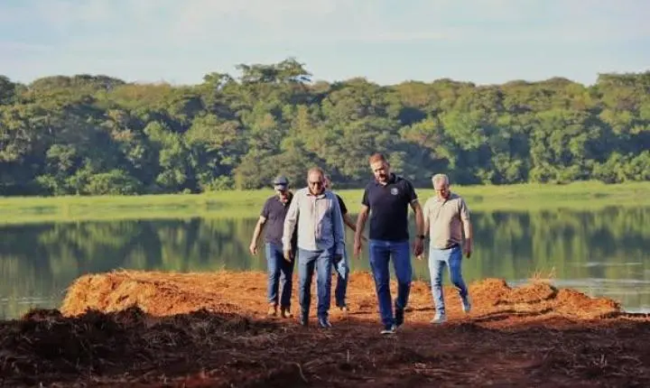 ADMINISTRAÇÃO REALIZA LIMPEZA NO BALNEÁRIO JACUTINGA PARA IMPULSIONAR TURISMO E LAZER