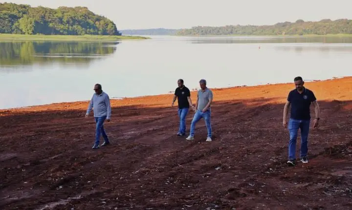 ADMINISTRAÇÃO REALIZA LIMPEZA NO BALNEÁRIO JACUTINGA PARA IMPULSIONAR TURISMO E LAZER