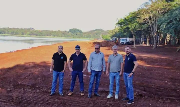 ADMINISTRAÇÃO REALIZA LIMPEZA NO BALNEÁRIO JACUTINGA PARA IMPULSIONAR TURISMO E LAZER