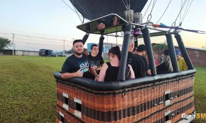 BALÃO DE AR QUENTE ENCANTA MORADORES E PROPORCIONA ESPETÁCULO AO AMANHECER EM SÃO MIGUEL DO IGUAÇU