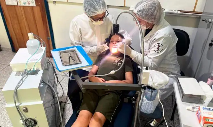 CONSULTÓRIO ODONTOLÓGICO MÓVEL ATENDE ALUNOS E FORTALECE A SAÚDE BUCAL EM SÃO MIGUEL DO IGUAÇU