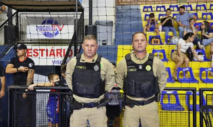 COPA UNIÃO: AFI UNIGUAÇU ITAIPULÂNDIA GOLEIA PALMAS E FAZ FESTA COM A TORCIDA