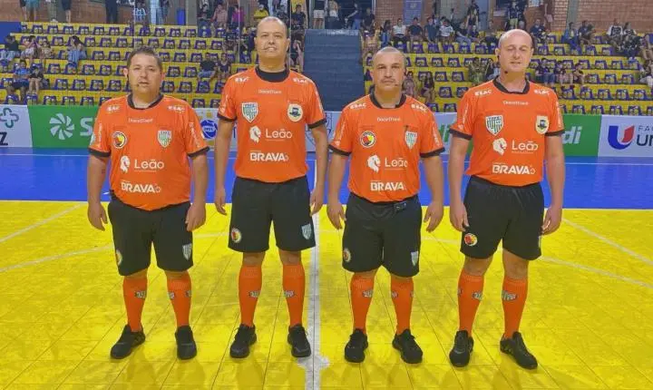 COPA UNIÃO: AFI UNIGUAÇU ITAIPULÂNDIA GOLEIA PALMAS E FAZ FESTA COM A TORCIDA