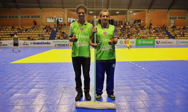 COPA UNIÃO: AFI UNIGUAÇU ITAIPULÂNDIA GOLEIA PALMAS E FAZ FESTA COM A TORCIDA