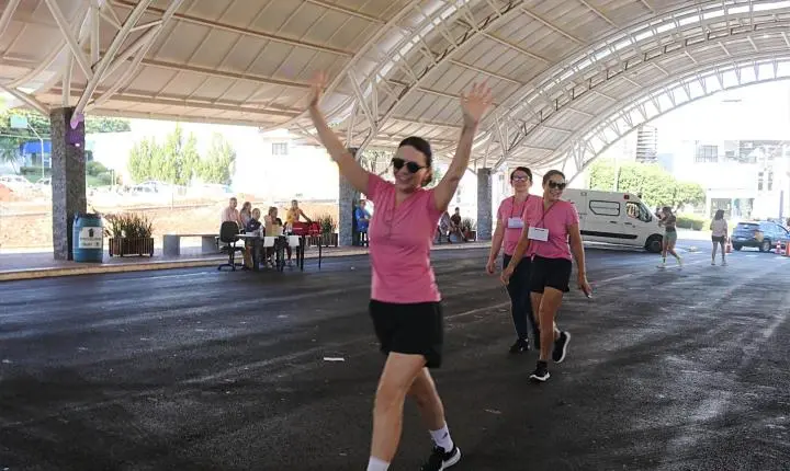 CORRIDA DA MULHER REÚNE GRANDE PÚBLICO E ENCERRA PROGRAMAÇÃO DO MÊS DEDICADO ÀS MULHERES EM SÃO MIGUEL DO IGUAÇU