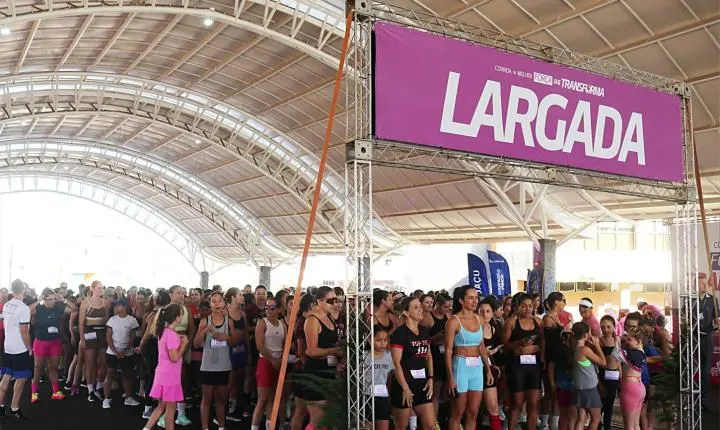 CORRIDA DA MULHER REÚNE GRANDE PÚBLICO E ENCERRA PROGRAMAÇÃO DO MÊS DEDICADO ÀS MULHERES EM SÃO MIGUEL DO IGUAÇU