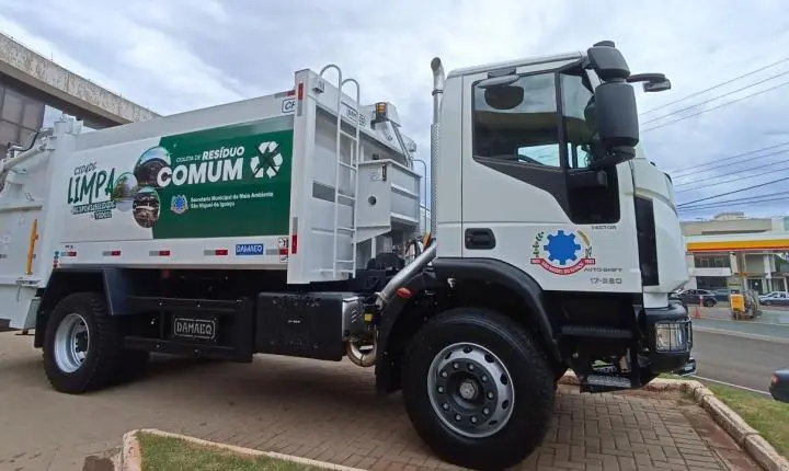 GOVERNO MUNICIPAL DE SÃO MIGUEL ADQUIRE DOIS NOVOS CAMINHÕES COMPACTADORES PARA FORTALECER A COLETA DE RESÍDUOS SÓLIDOS