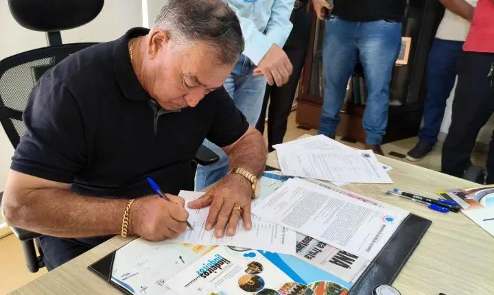 GOVERNO MUNICIPAL DE SÃO MIGUEL ASSINA ORDENS DE SERVIÇO PARA REQUALIFICAÇÃO URBANA NO CENTRO E AMPLIAÇÃO DO SANEAMENTO RURAL