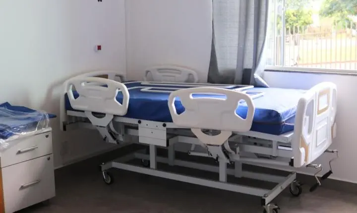 GOVERNO MUNICIPAL DE SÃO MIGUEL ENTREGA NOVAS CAMAS HOSPITALARES AO LAR DOS IDOSOS DOM SCALABRINI