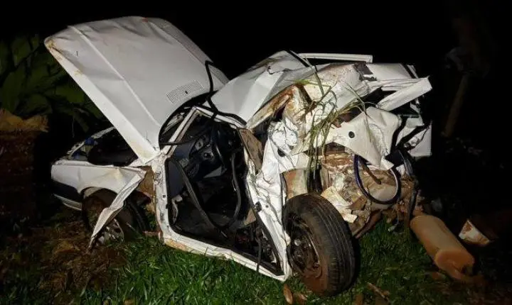 HOMEM MORRE EM GRAVE ACIDENTE ENTRE CARROS NA PR-317 EM SÃO JOSÉ DAS PALMEIRAS